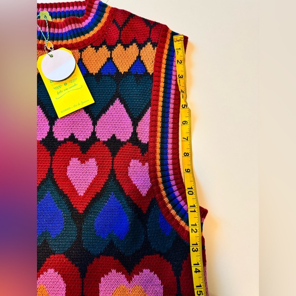 Farm Rio Full of Hearts Vest - Picture 9 of 9